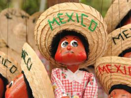 mexikanische Puppe mit einem coolen Sombrero