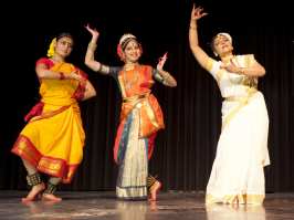 indische frauen tanzen