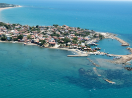 Halbinsel geht ins Meer