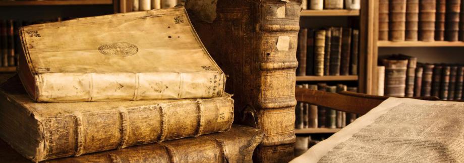 Bibliothek mit alten Büchern, туры одного дня, Eifel Führungen, экскурсии на русском, однодневная поездка Германия