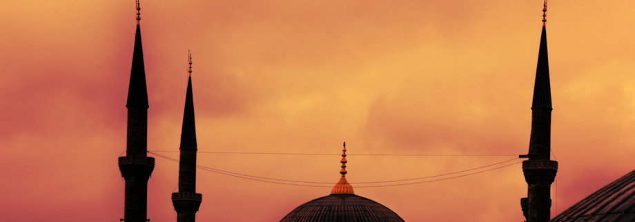 Türkische Minarette in der Nacht